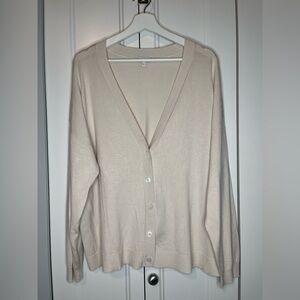 Reitmans Essentials Lightweight V-Neck Button Front Cardigan - Cream